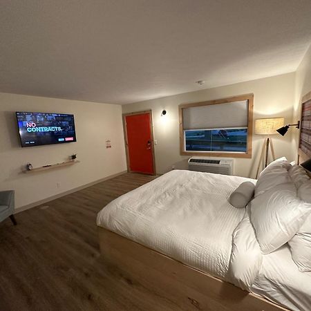 Explorer Rest & Recreation Сандъски Екстериор снимка